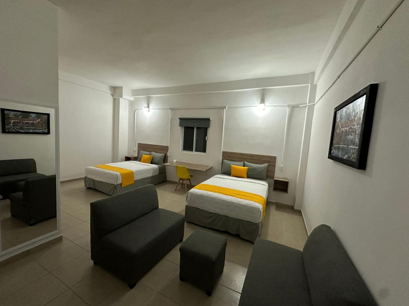 Hotel Plaza Centenario Juan Aldama Εξωτερικό φωτογραφία