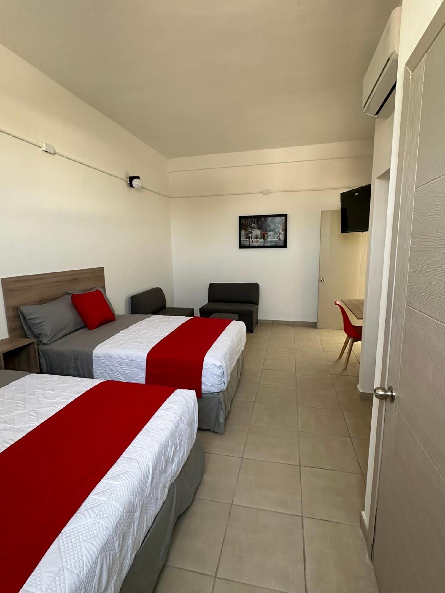 Hotel Plaza Centenario Juan Aldama Εξωτερικό φωτογραφία